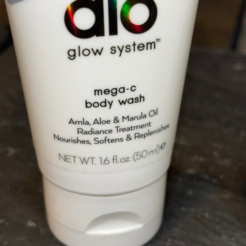 Alo glow system body wash set new - Picture 2 of 3